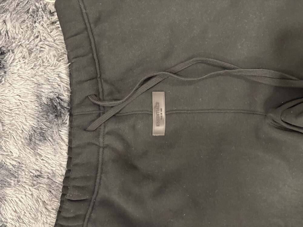 Fear of God Essentials SS22 Full Tracksuit Hoodie and Sweatpants in Stretch Limo - Picture 5 of 5